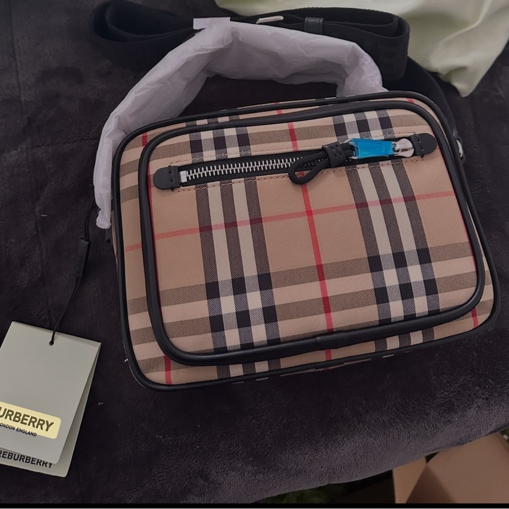 Burberry Bag (unused) - Picture 2 of 2